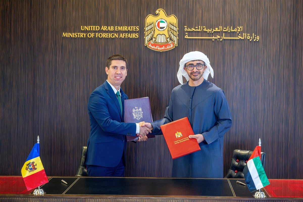 الشيخ عبدالله بن زايد ووزير خارجية مولدوفا يوقعان اتفاقية إعفاء من التأشيرات بين البلدين