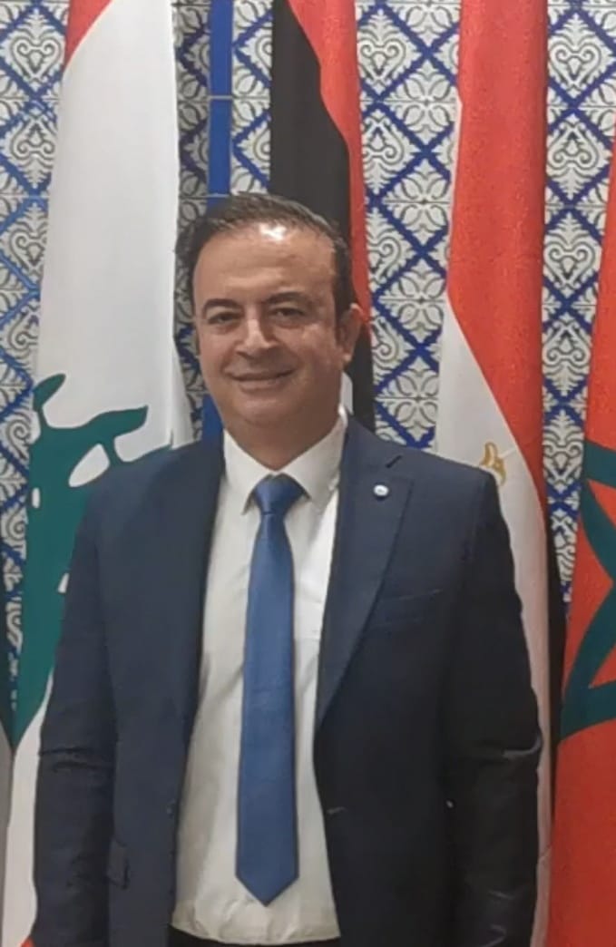 الدكتور احمد يونس